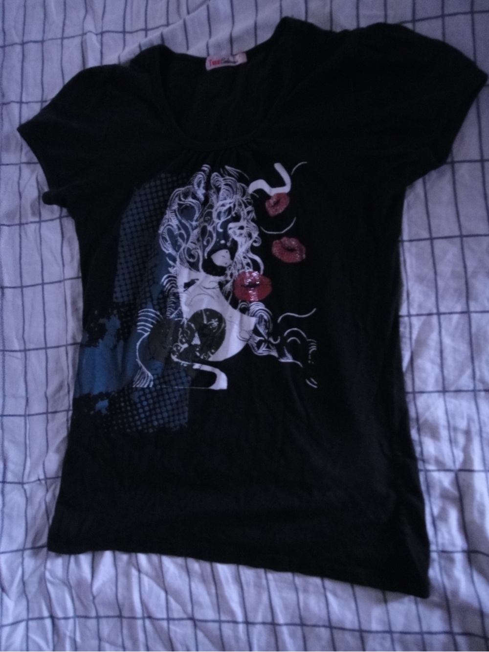 Black Graphic Short Sleeve Tee with Red Lip Accents